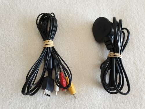 PS1 / Playstation One Console + 2 Controllers