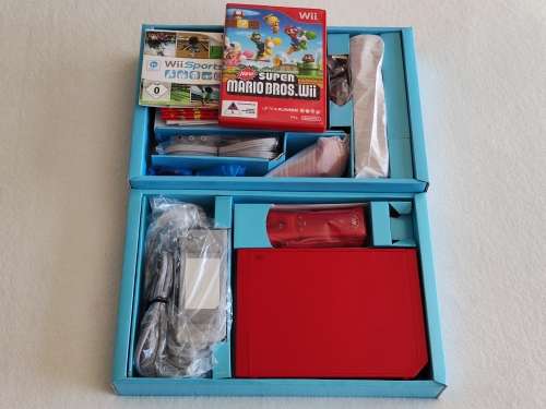 Nintendo Wii Console + 3 Games + Box (25th Anniversary Super Mario Limited Edition Console)