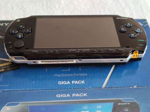 PSP / Playstation Portable Console (Model 1004) + 10 Games + Original Box