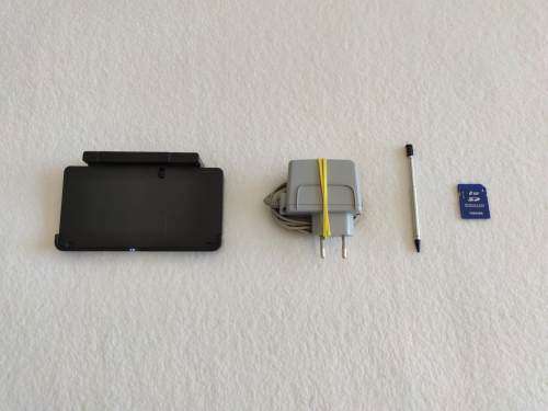 Nintendo 3DS Console + 5 Games (EUR)