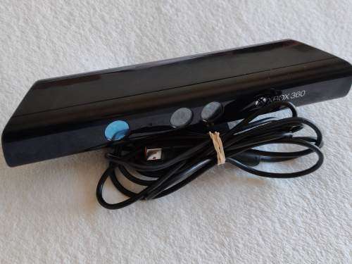Xbox 360 Kinect Sensor + 3 Xbox 360 Games