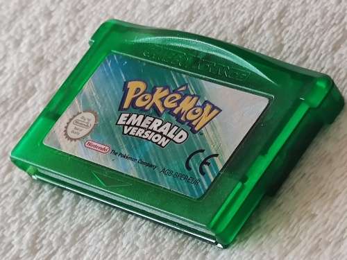 Pokemon Emerald Version - Nintendo Game Boy Advance