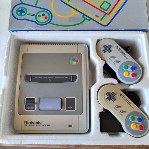 Nintendo Super Famicom Console + 5 Games