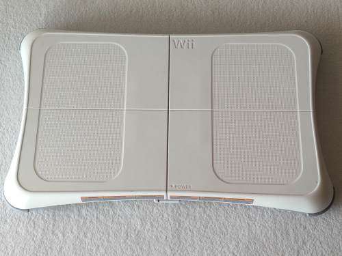 Nintendo Wii Balance Board + Wii Fit Plus Game