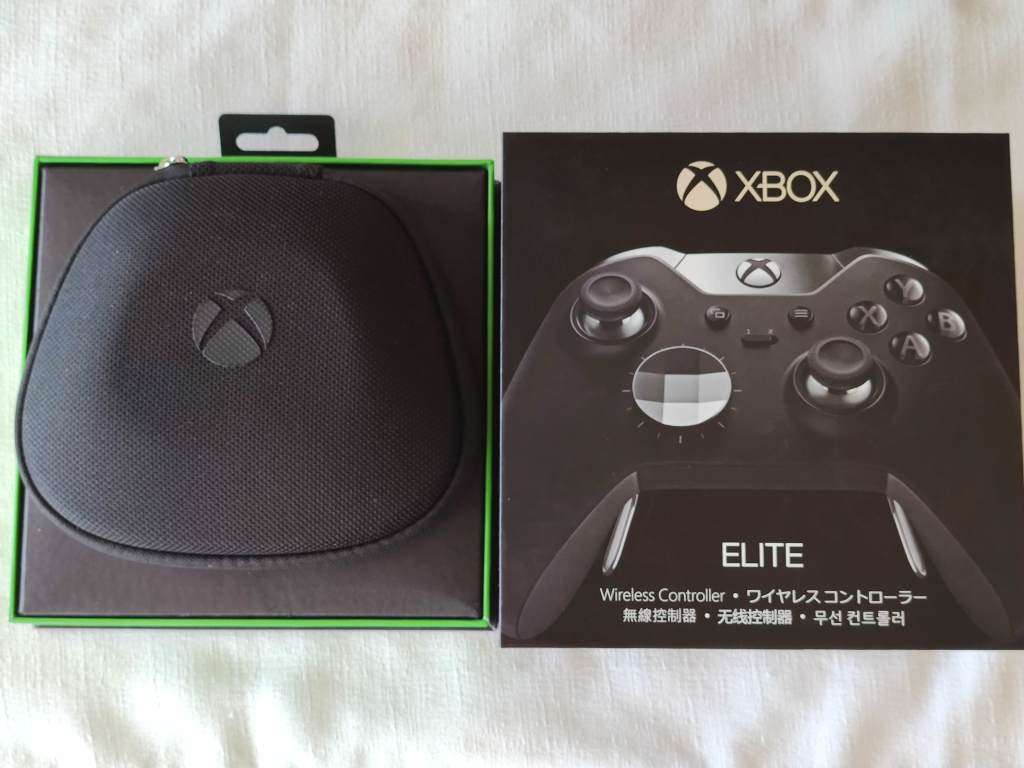 Xbox Elite Wireless Controller - Xbox One / Windows