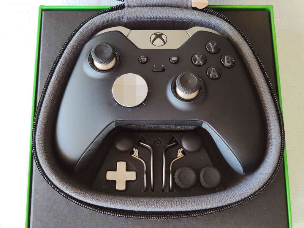 Xbox Elite Wireless Controller - Xbox One / Windows