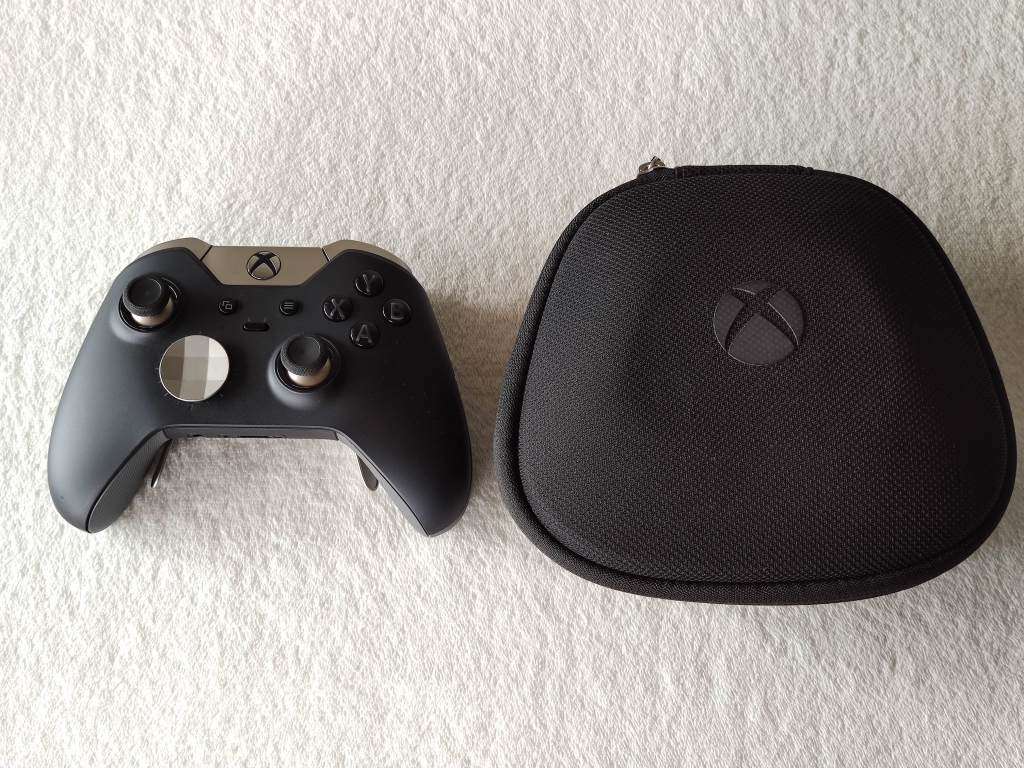 Xbox Elite Wireless Controller - Xbox One / Windows