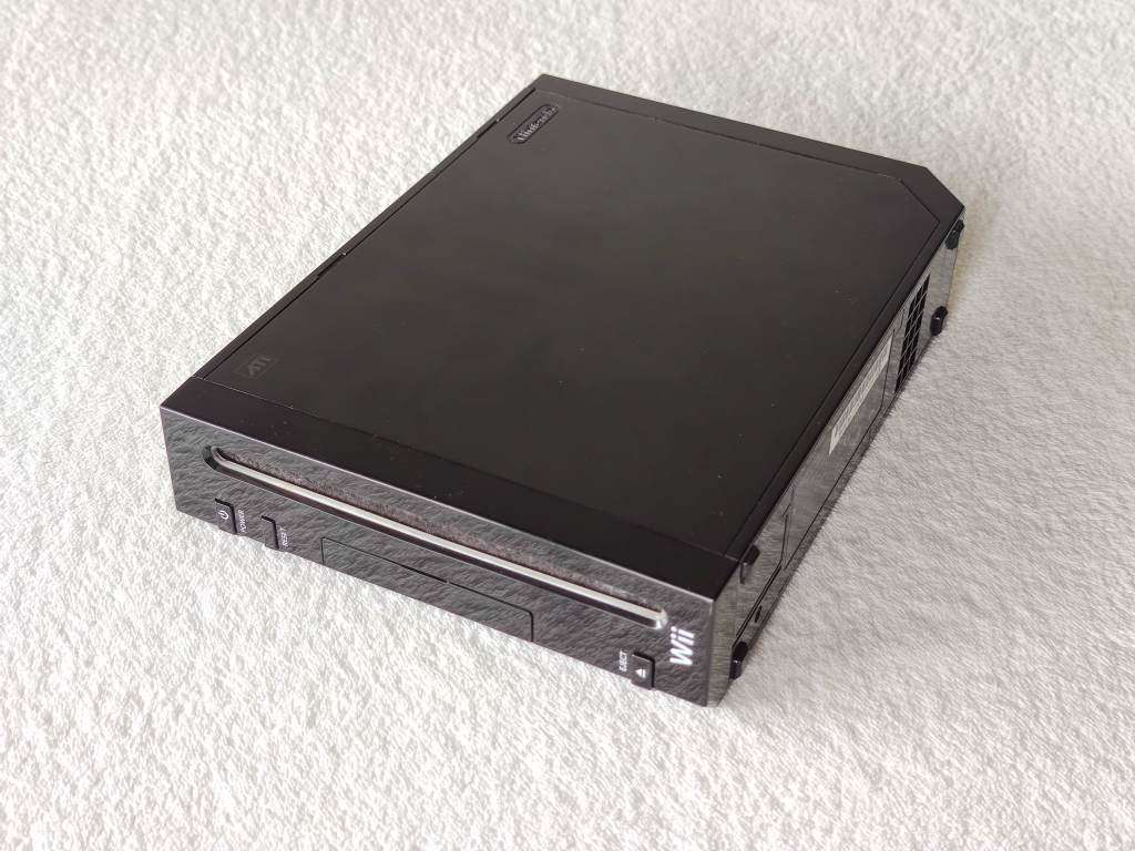 Nintendo Wii Console + 5 Games