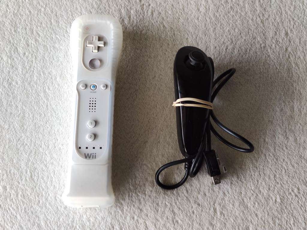 Nintendo Wii Console + 5 Games