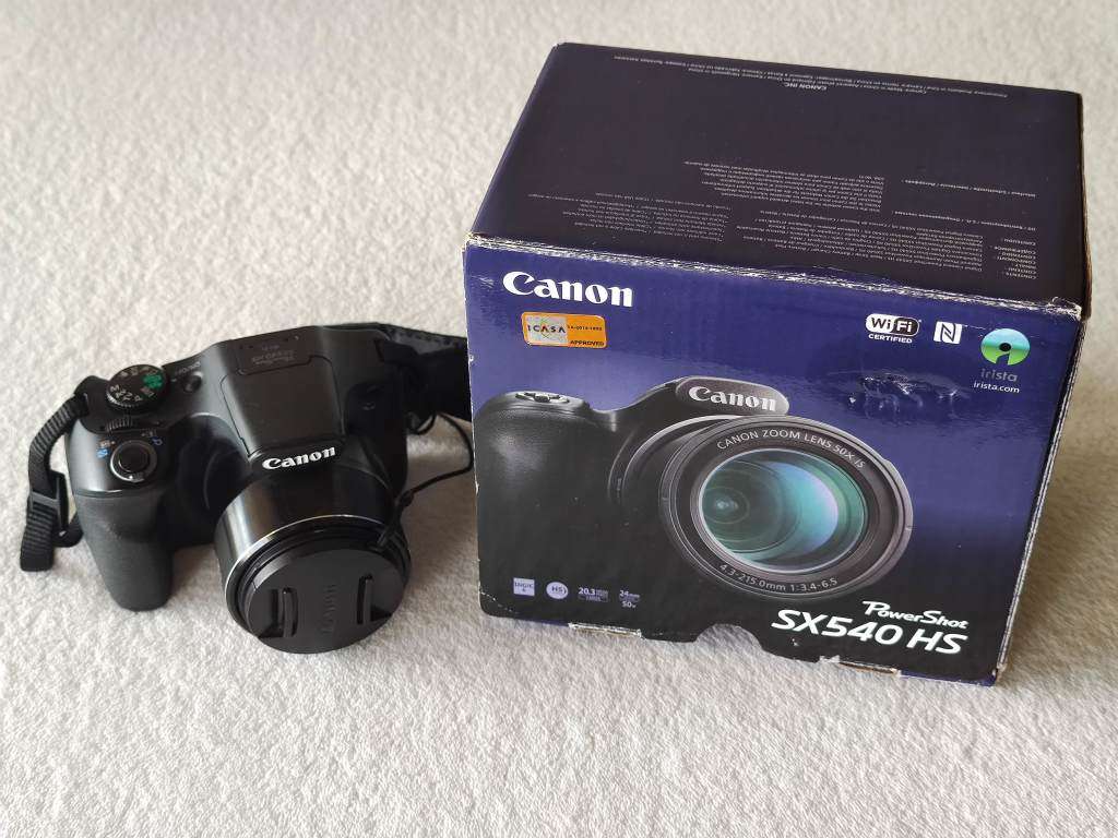 Canon PowerShot SX540 HS - 20.3MP / 50x Zoom / WiFi NFC - Connected Bridge Camera