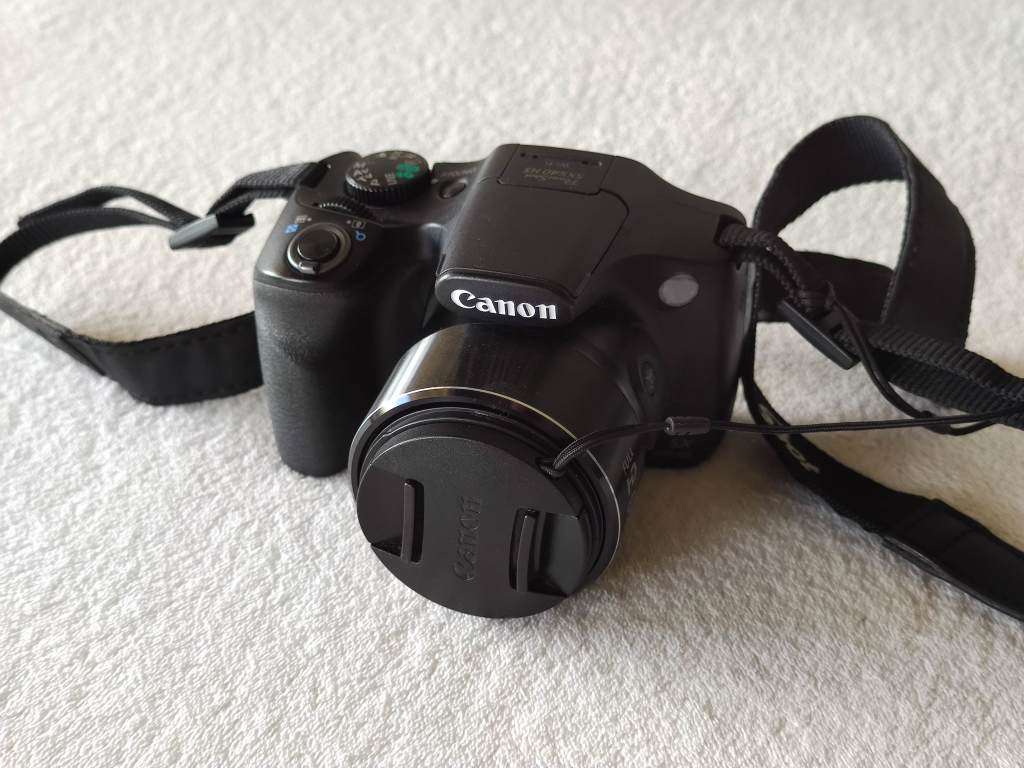 Canon PowerShot SX540 HS - 20.3MP / 50x Zoom / WiFi NFC - Connected Bridge Camera
