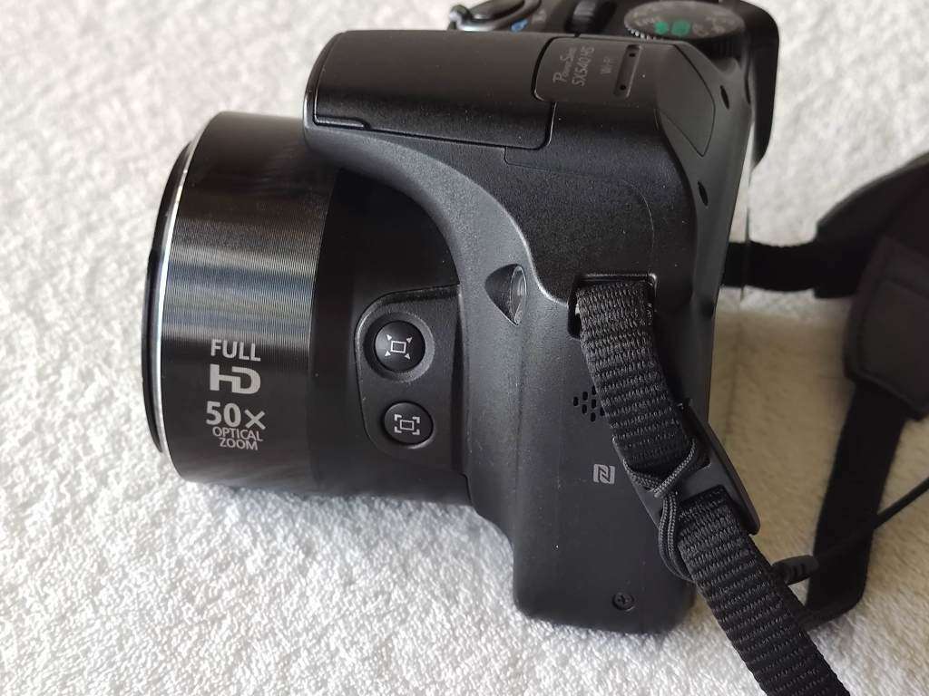 Canon PowerShot SX540 HS - 20.3MP / 50x Zoom / WiFi NFC - Connected Bridge Camera