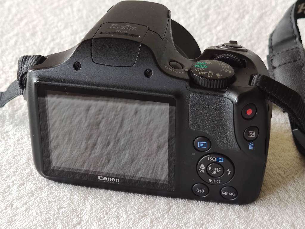 Canon PowerShot SX540 HS - 20.3MP / 50x Zoom / WiFi NFC - Connected Bridge Camera