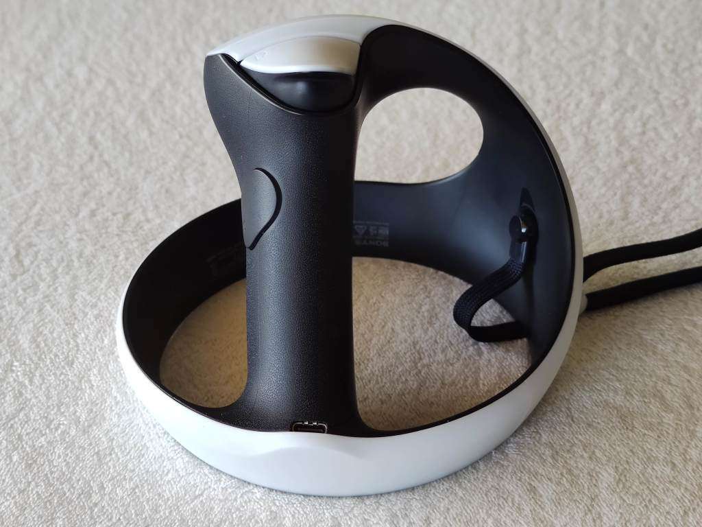 PSVR2 Headset + Controllers - PlayStation 5