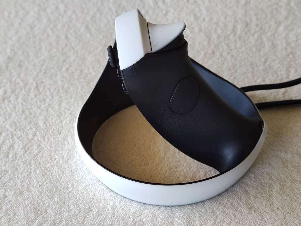 PSVR2 Headset + Controllers - PlayStation 5