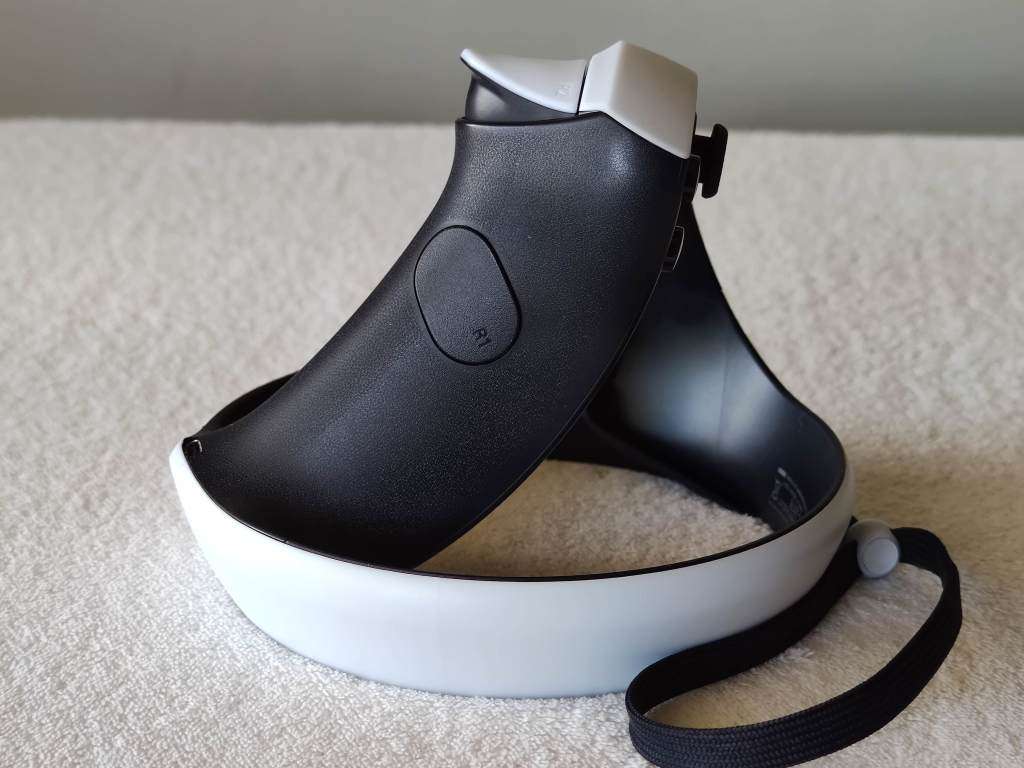 PSVR2 Headset + Controllers - PlayStation 5