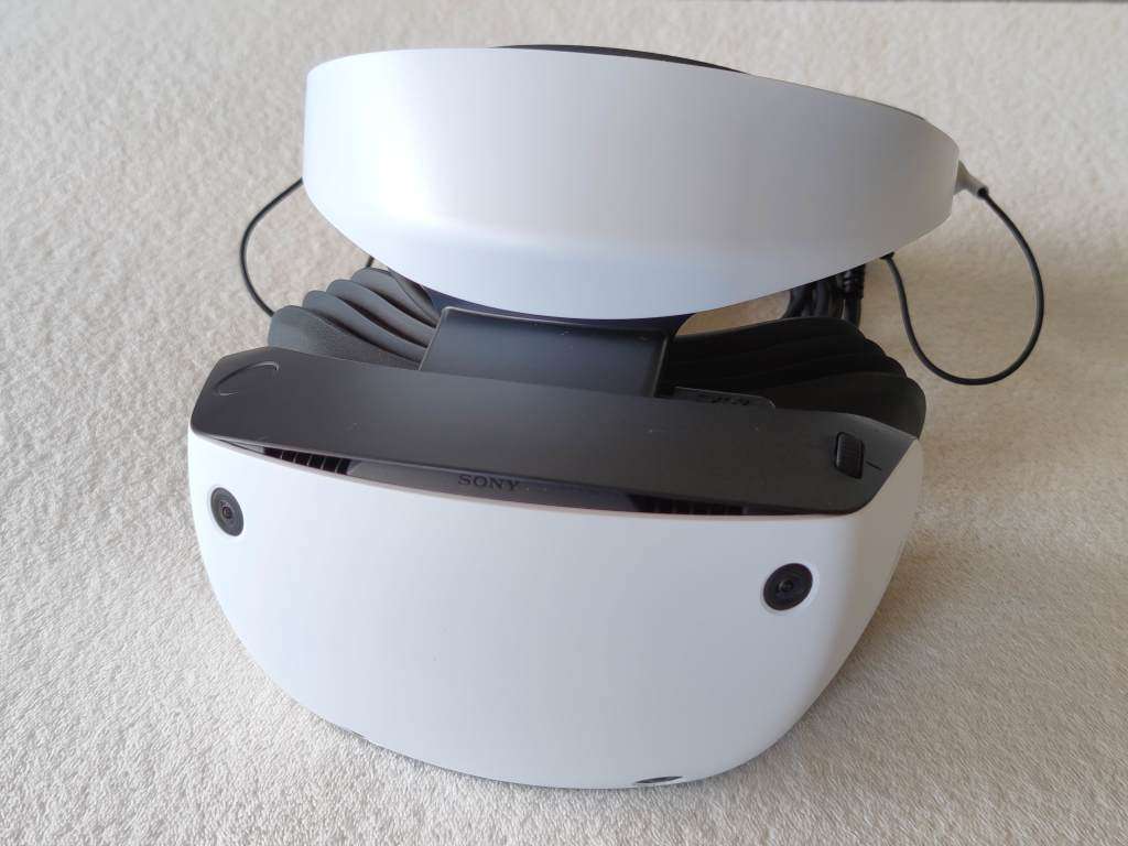 PSVR2 Headset + Controllers - PlayStation 5