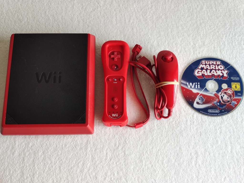 Nintendo Wii Console + Game
