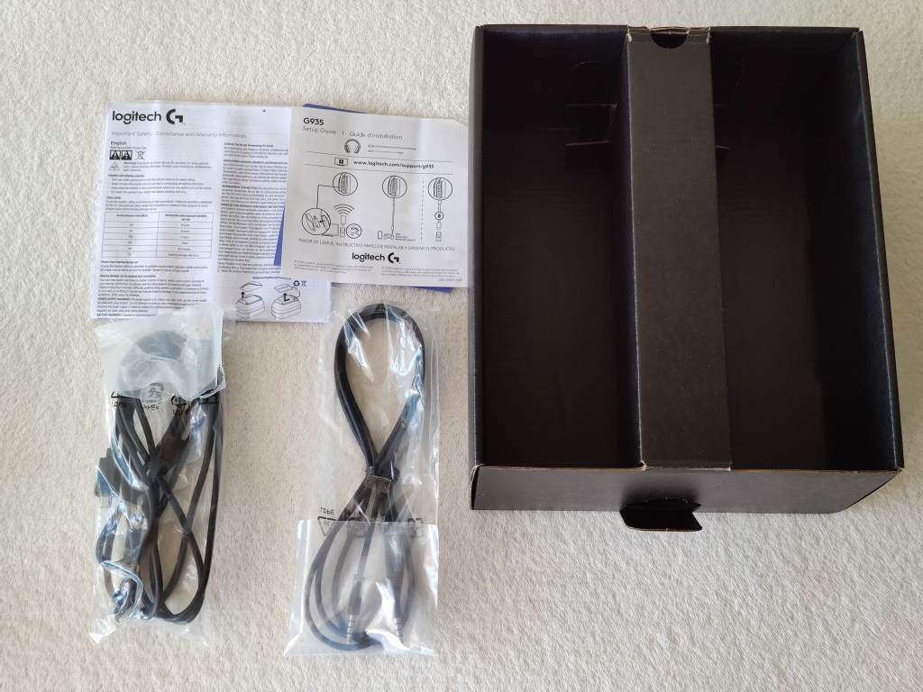 Logitech G935 - Wireless Gaming Headset (PS5/PS4/PC/Nintendo Switch)