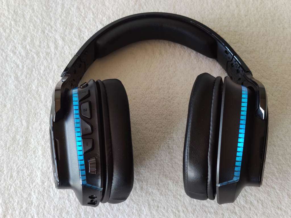 Logitech G935 - Wireless Gaming Headset (PS5/PS4/PC/Nintendo Switch)