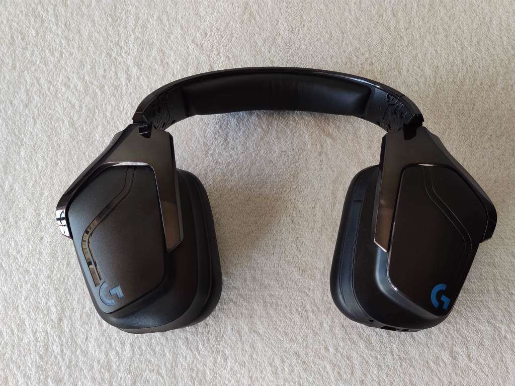 Logitech G935 - Wireless Gaming Headset (PS5/PS4/PC/Nintendo Switch)