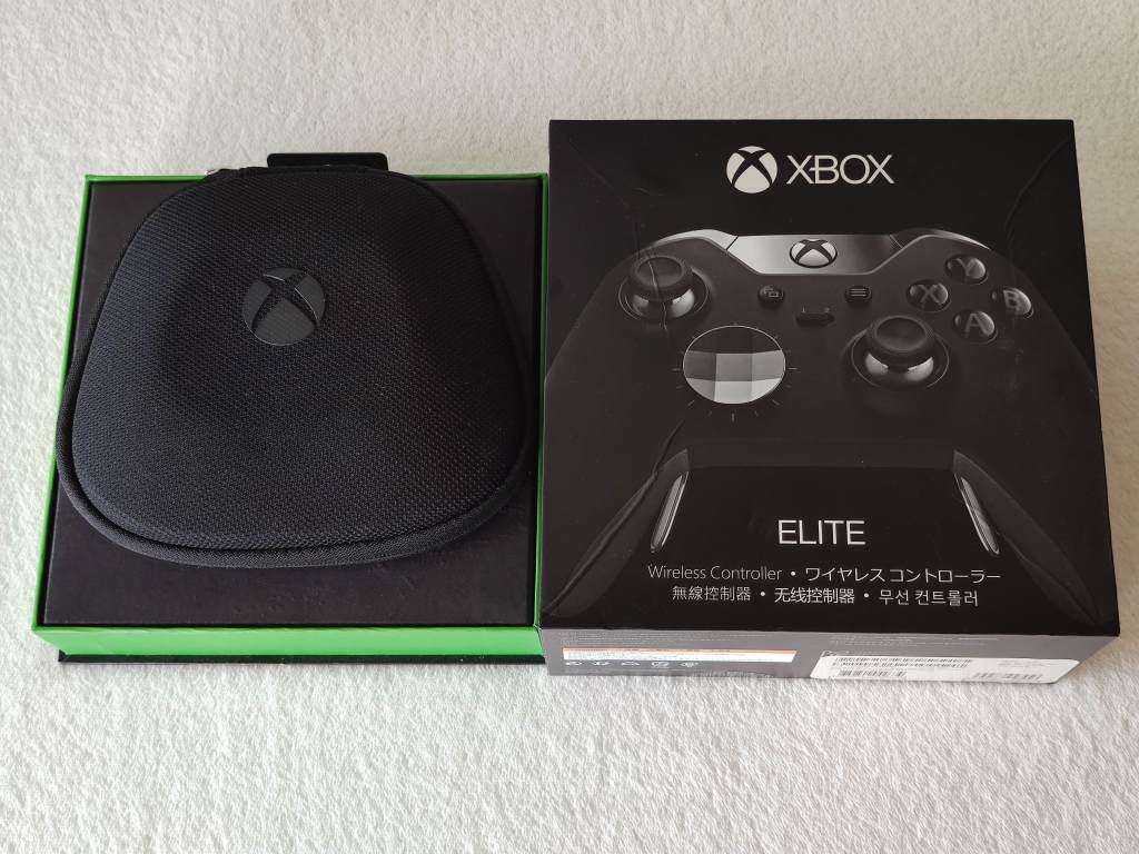 Xbox Elite Wireless Controller - Xbox One / Windows