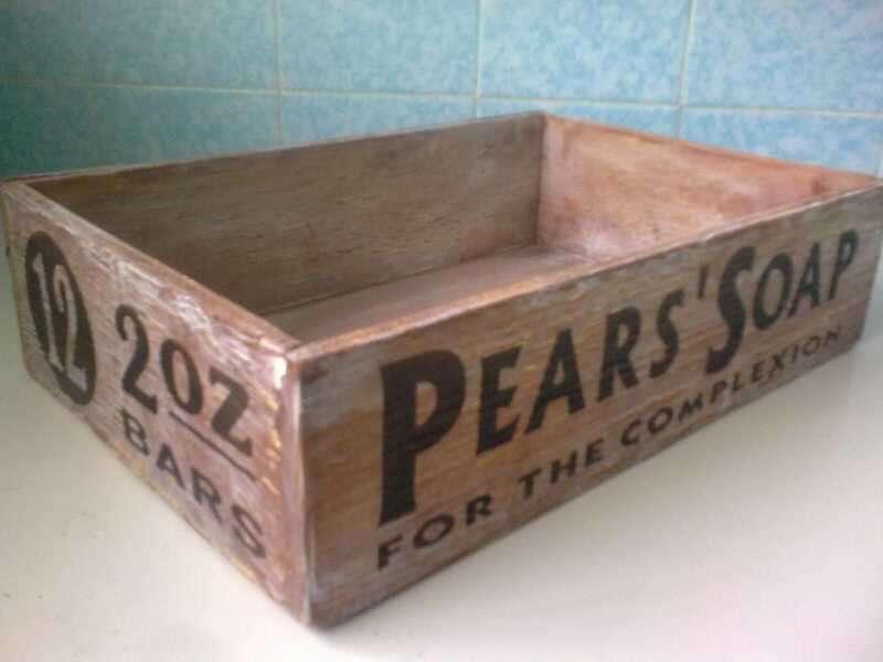 Beautifull Chabby Chicks Pears soap cabinet