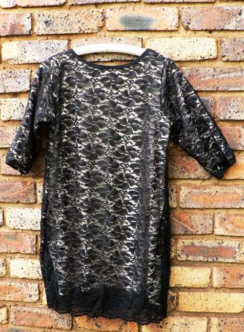 Label of Love black lace short dress (or tunic top) with 3/4 sleeves (fully lined) - Size M - XL