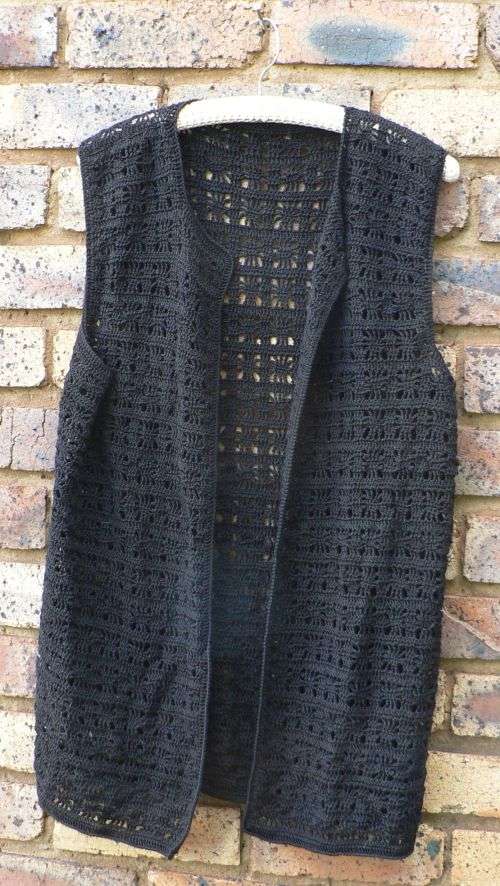 Crocheted long black gilet top - Size M - L
