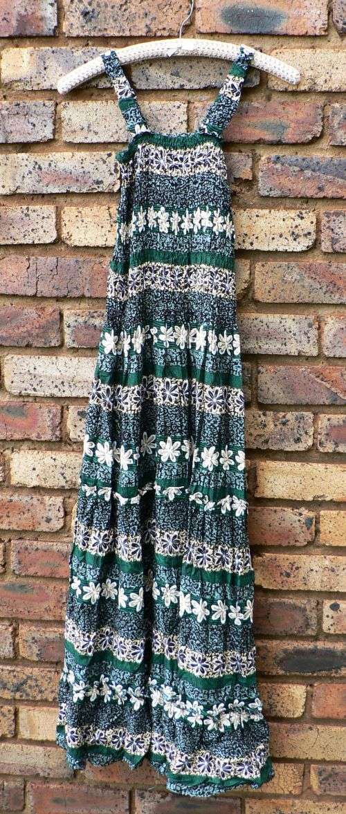 Long sun dress with straps (green) - Size Medium