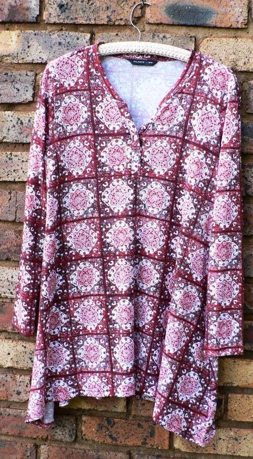 Miladys long-sleeved tunic top - Size 10/34