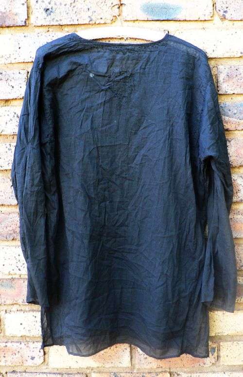 Black Indian long-sleeved tunic top with embroidery - Size Medium - Large