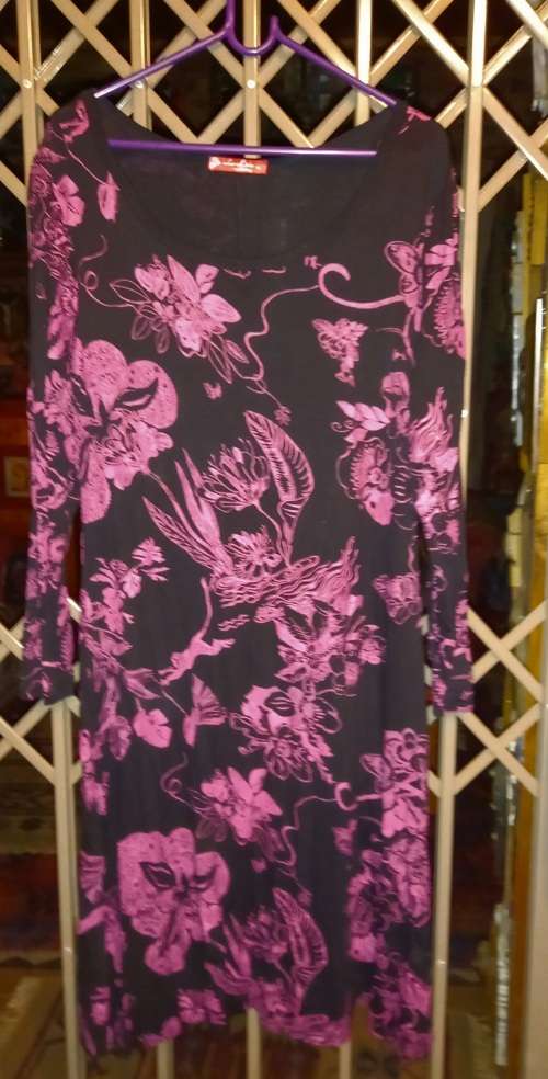 Long-sleeve black and pink dress