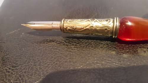 Borotelli murano calligraphy pen very very collectable and spectacular - in original box pre loved