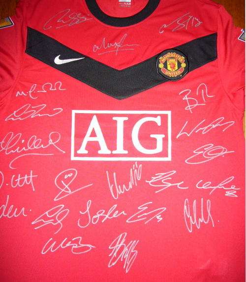 **Premium** Signed Manchester United Shirt - 09/10 Squad! Certificate of Authenticity Included!