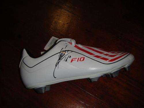 Lionel Messi Signed Football Boot *** Crazy @ R1