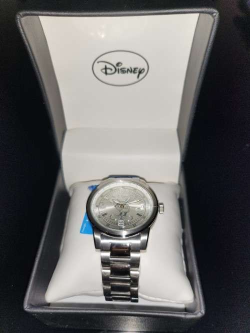 Other Watches Mickey Mouse Watch by M.Z. Berger was sold for 710.00 on 9 Jun at 19 45 by lebyarules in Pietermaritzburg ID 587357039