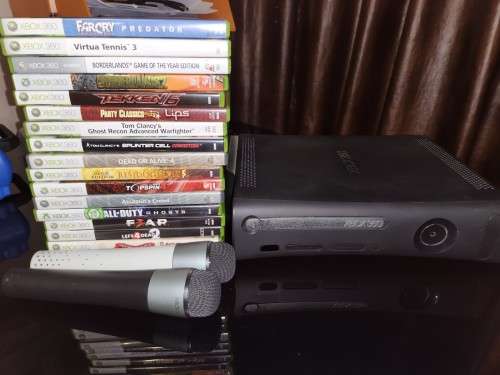 Xbox 360 + 17 Games + Karaoke