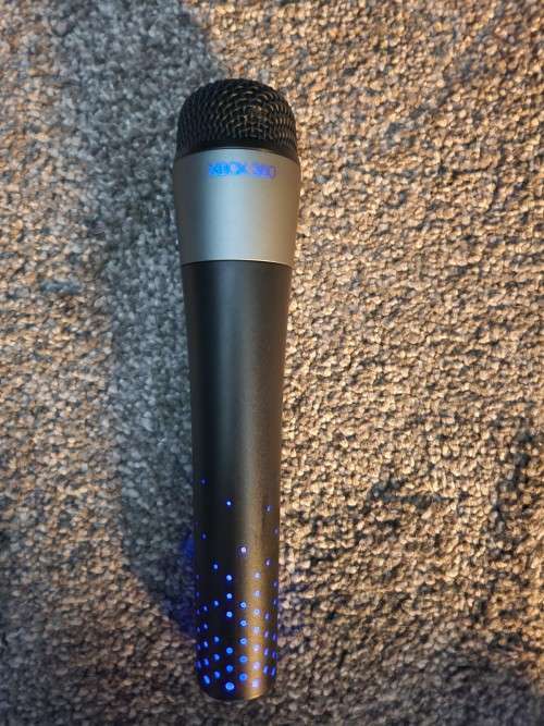 Xbox 360 + 17 Games + Karaoke