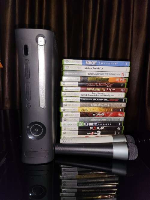 Xbox 360 + 17 Games + Karaoke