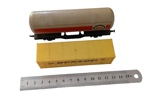 HO Scale Scenery - Freight Containers and Rolling Stock