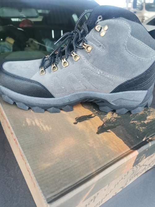 Breathable hyking boots size 9 (43)