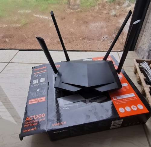 WI-FI ROUTE no sim card slot