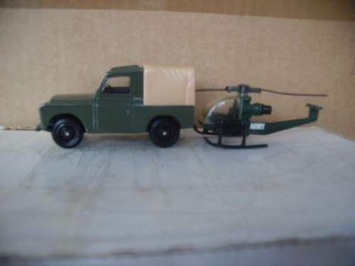 Corgi - Land Rover & Helicopter