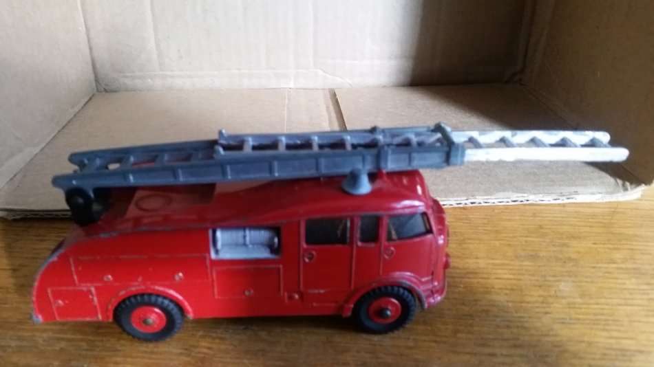 Dinky #955 Commer Fire Engine with windows