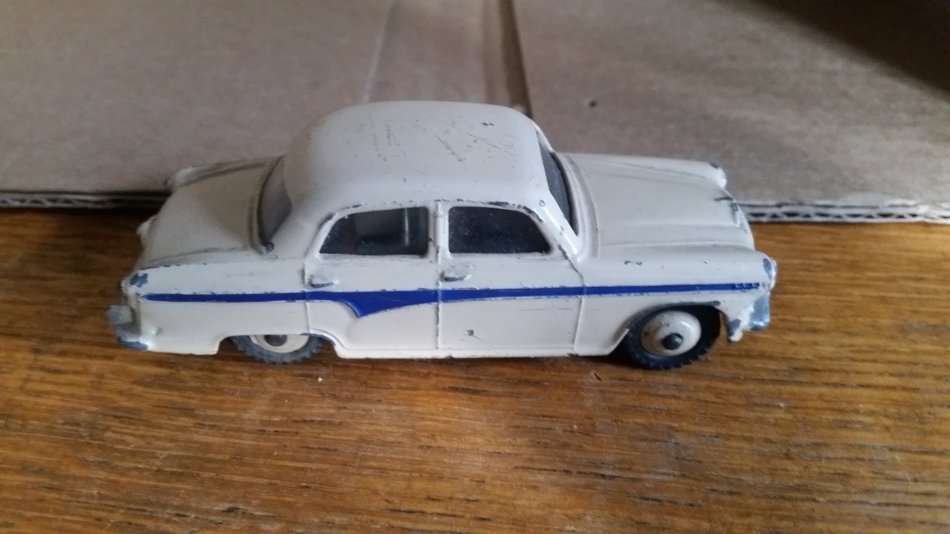Dinky #176 Austin A105