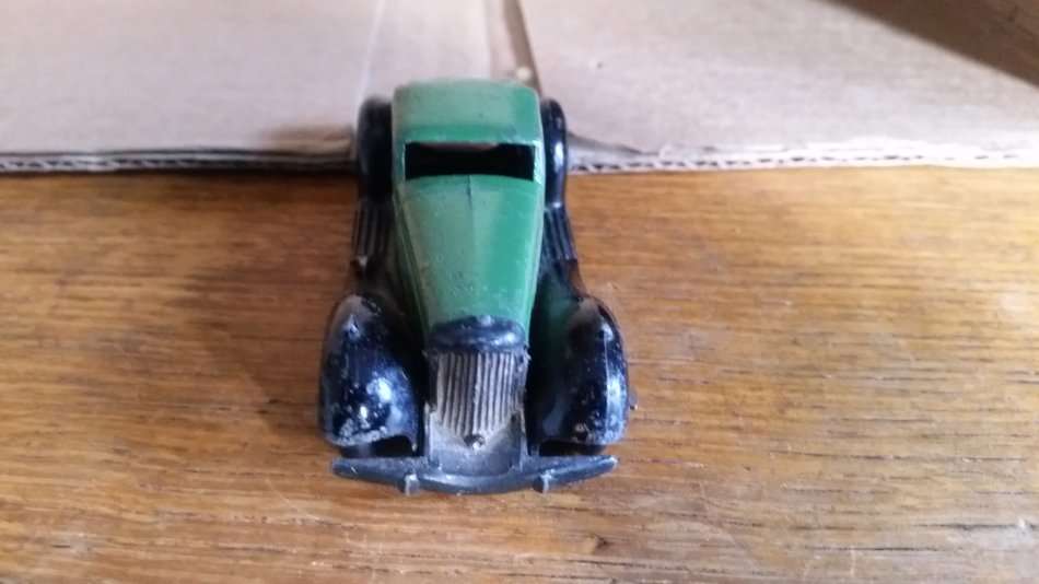 Dinky #36b Bentley - missing headlights