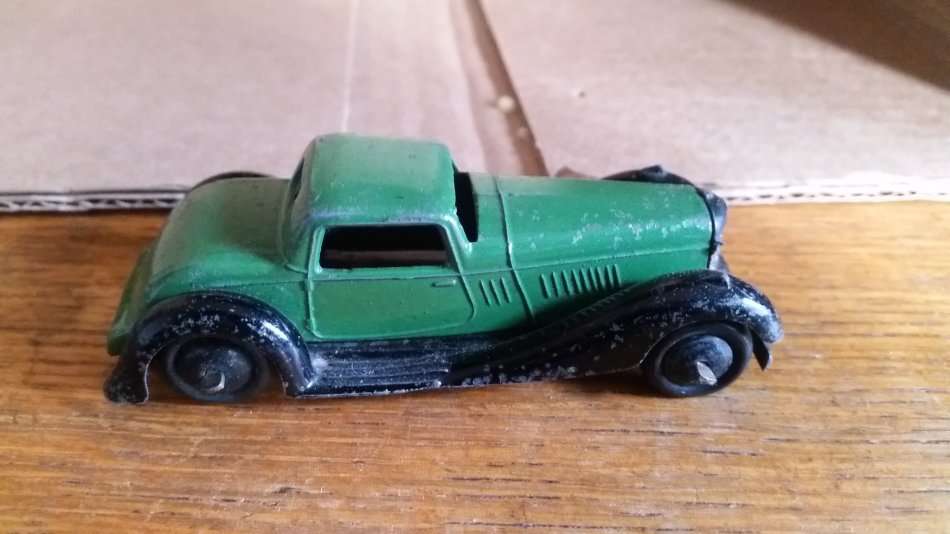 Dinky #36b Bentley - missing headlights
