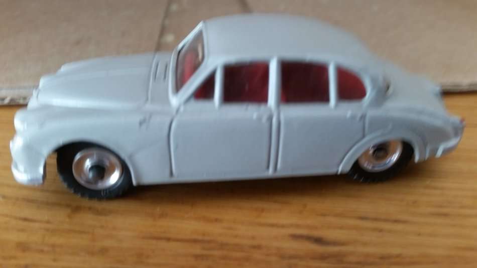 Dinky #195 Jaguar 3.4 Litre