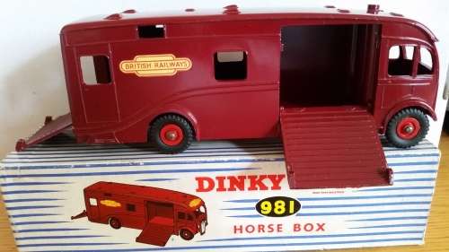 Dinky #981 Horse Van